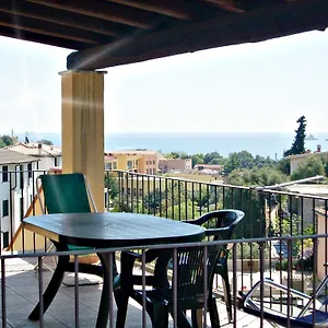  Apartment Yellon House